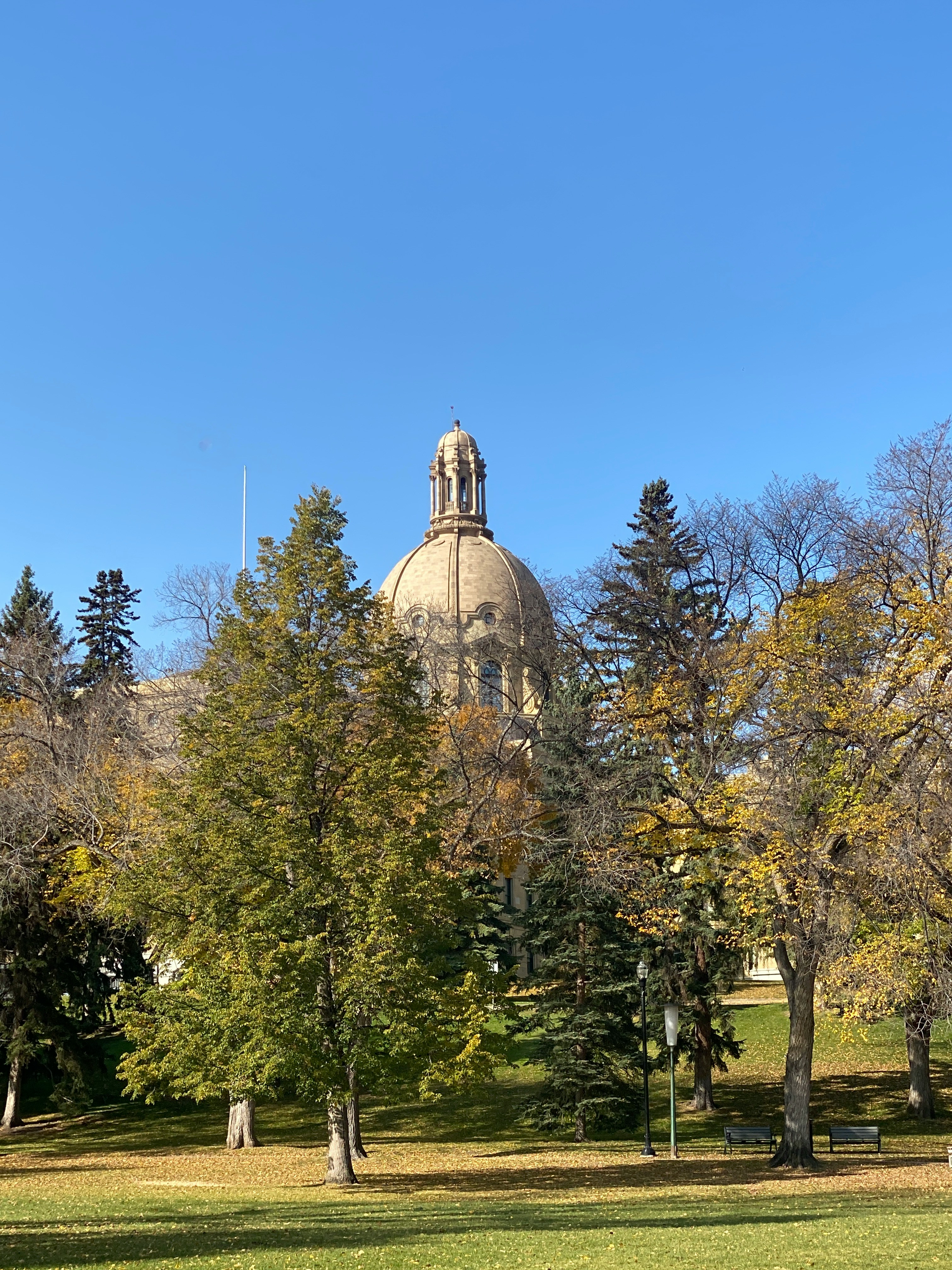 edmonton legislature buidling